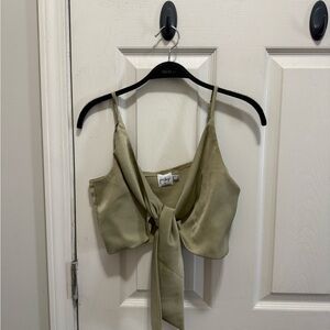 PrettyLittleThing Olive Green Tie-Front Crop Top